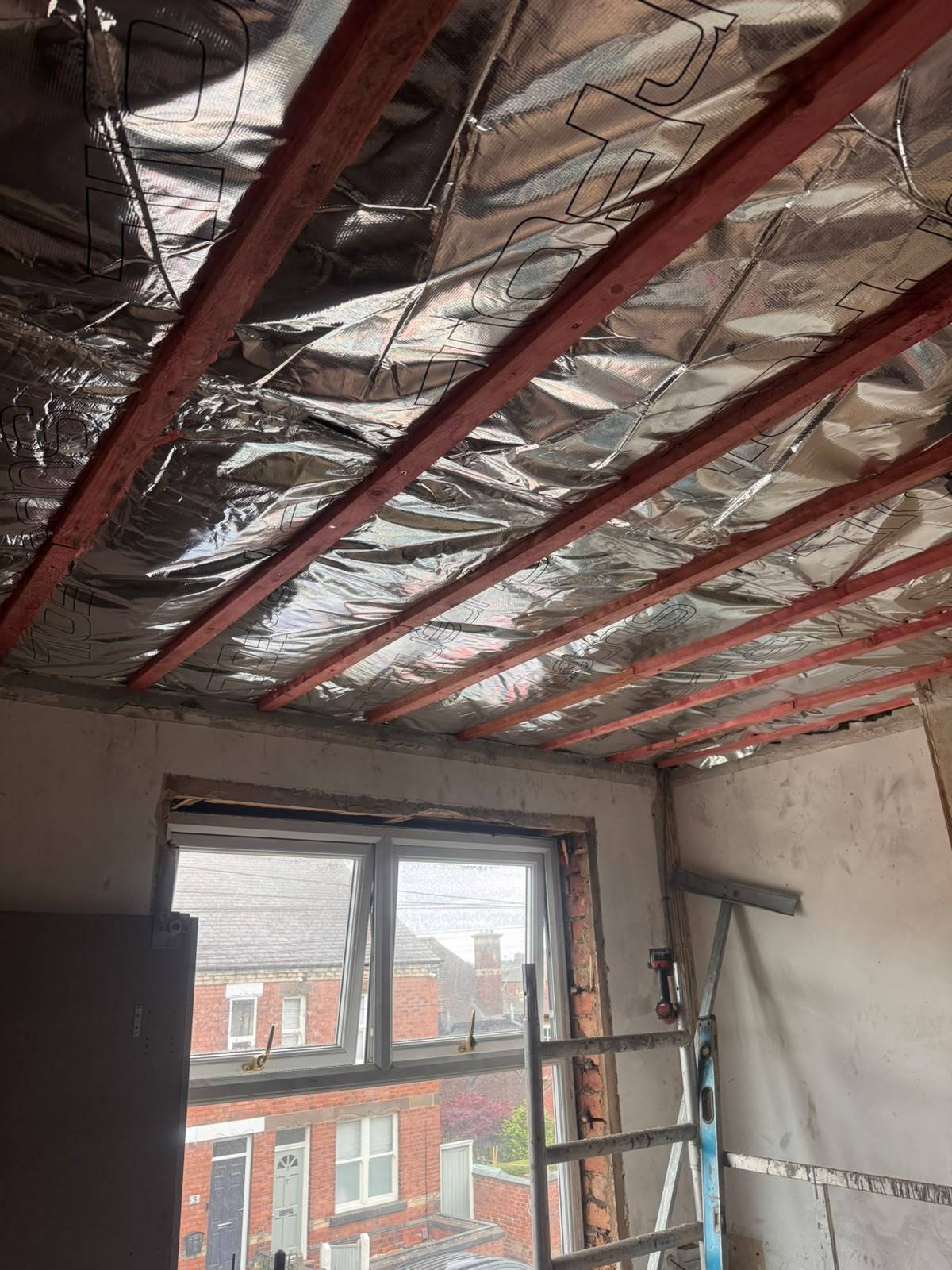 Ceiling insulated with xfoil